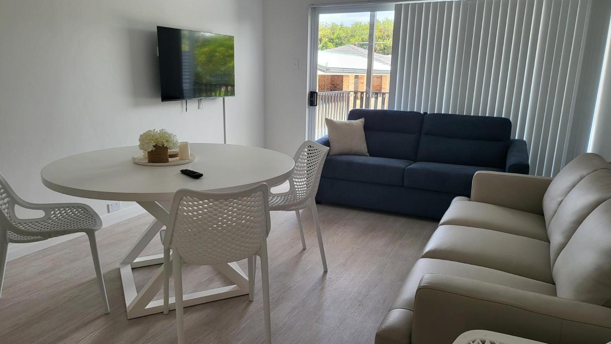 Husky 19 Beautifully Appointed Apartments - Great Location - In The Heart Of Husky Гаскіссон Екстер'єр фото