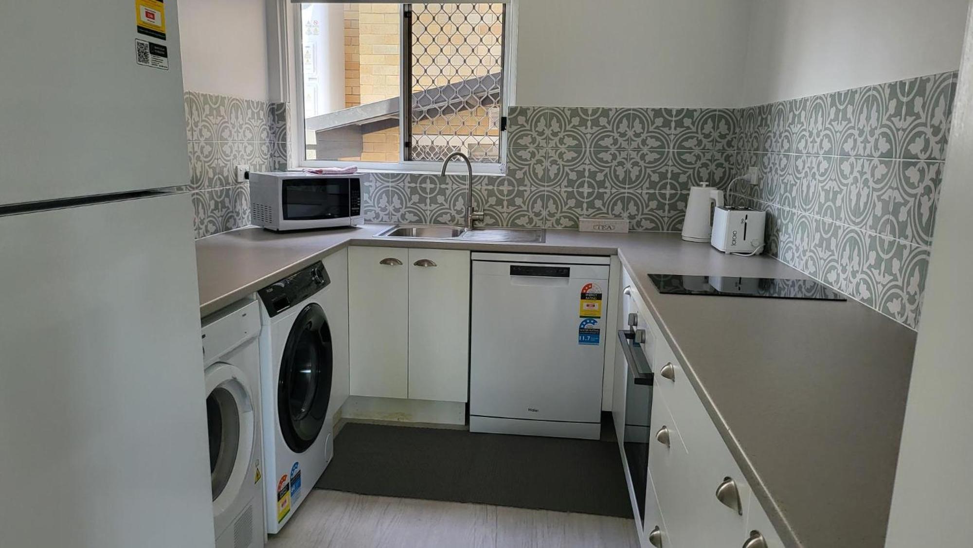 Husky 19 Beautifully Appointed Apartments - Great Location - In The Heart Of Husky Гаскіссон Екстер'єр фото