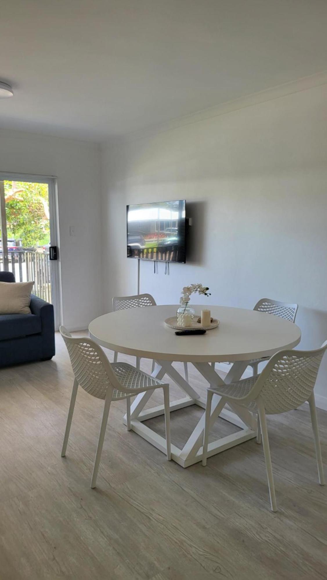 Husky 19 Beautifully Appointed Apartments - Great Location - In The Heart Of Husky Гаскіссон Екстер'єр фото