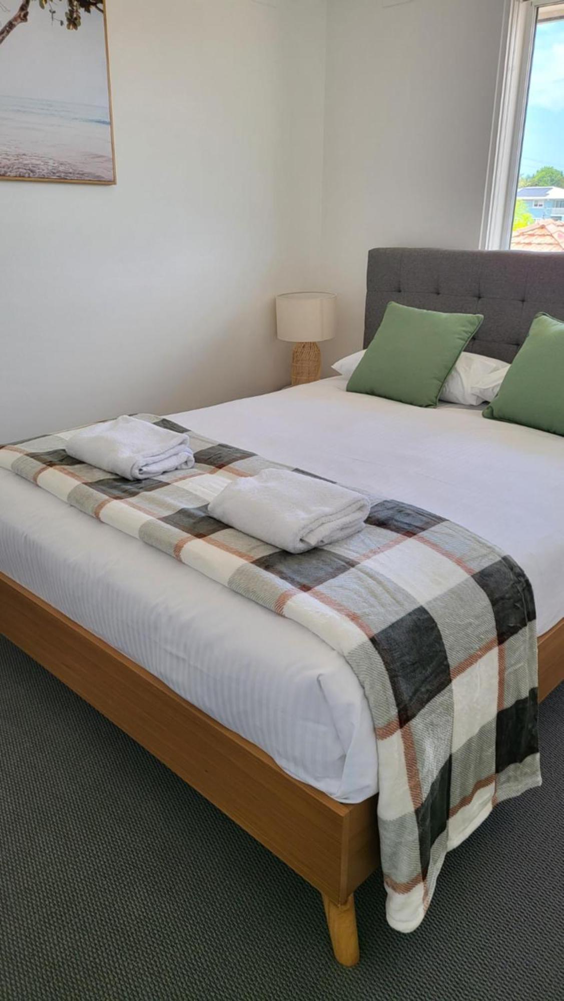 Husky 19 Beautifully Appointed Apartments - Great Location - In The Heart Of Husky Гаскіссон Екстер'єр фото